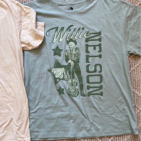 NWOT Willie Nelson Graphic T-Shirts Set - Picture 2 of 3